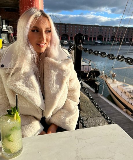 40歳のオンリーファンズ ポルノ ギャラリー