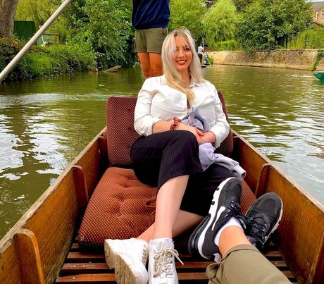 レズビアン乱交オンリーファンズ 美しい 写真