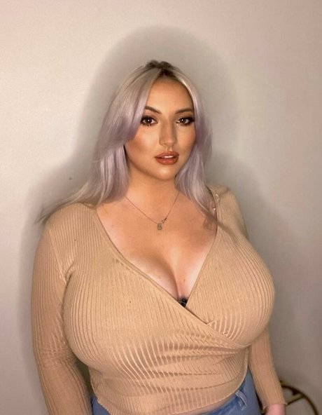 Shona Colson ヌードモデル 画像