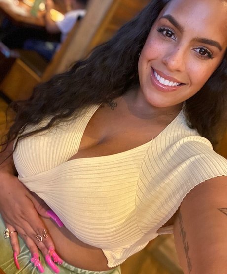 黒人のオンリーファンズ ポルノ ギャラリー