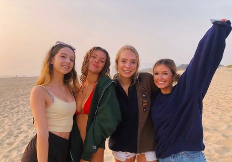 Veronicaa Zanotti ヌードモデル 写真