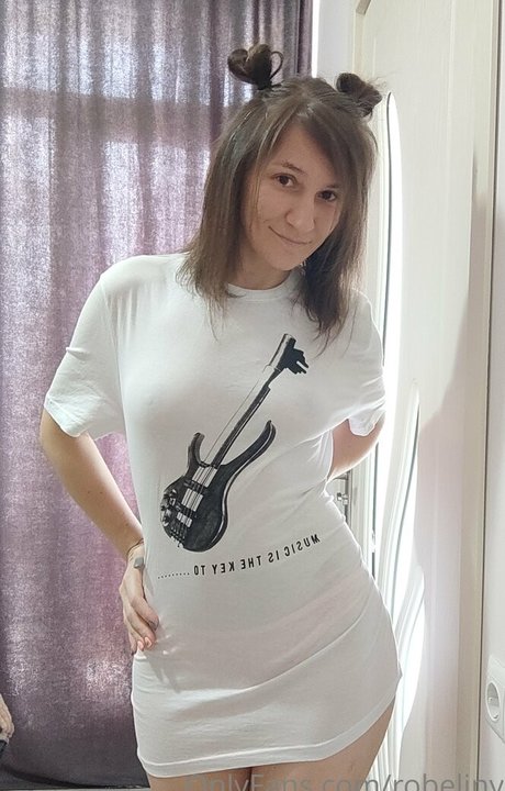 Robeliny ポルノモデル 画像