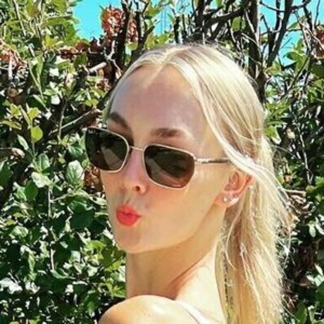 大学のアジア人オンリーファンズ 美しいxxx 写真