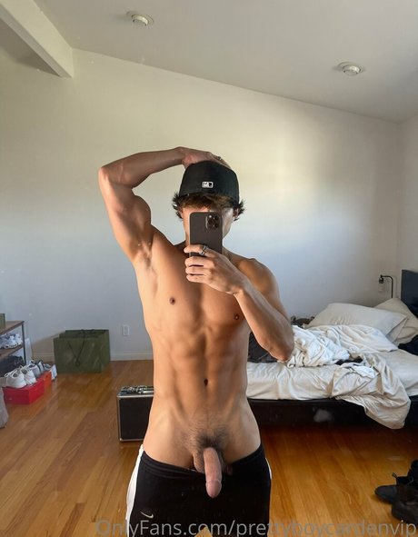 金髪の小人オンリーファンズ ホットポルノ 写真