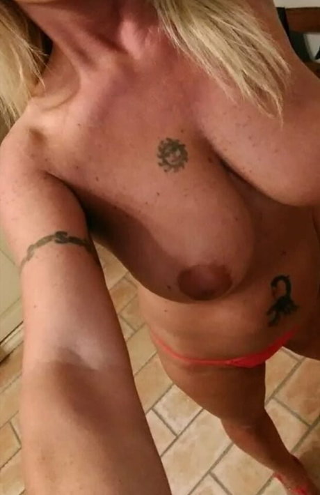 Miliafical ポルノスター ヌード ギャラリー