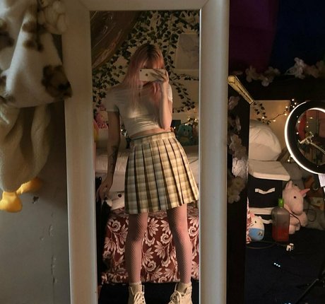 モンスターコックオンリーファンズ セクシーヌード ギャラリー