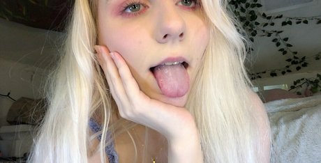 曲線美のランジェリーオンリーファンズ 無料裸 写真