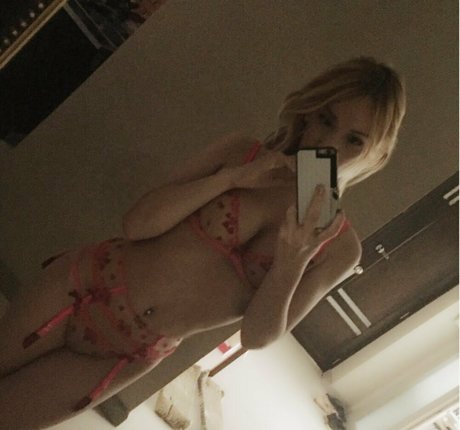 アジアン潮吹き オンリーファンズ ポルノ 画像