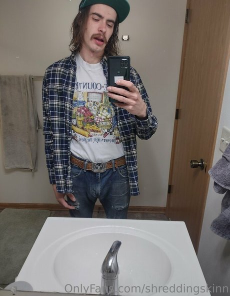 金髪の小人オンリーファンズ 無料 画像