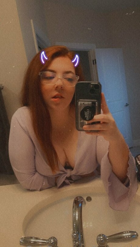 isee redd エロティックなスター 画像