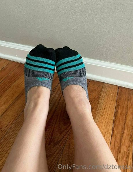 dztoesss 女優 写真