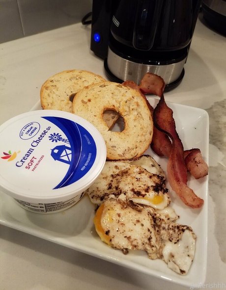 太った足のオンリーファンズ セクシーヌード 写真