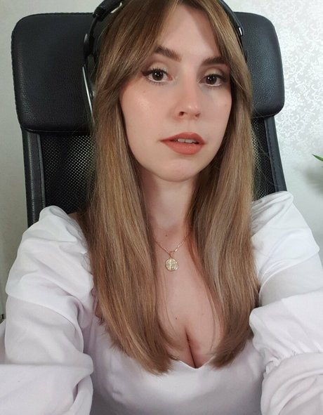 Armorra トップモデル 写真