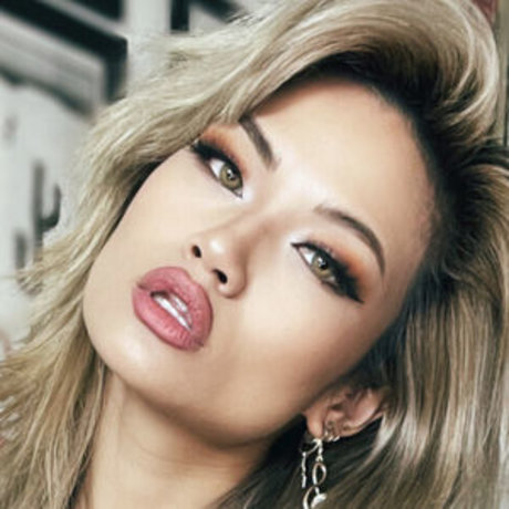 かわいいブロンドのオンリーファンズ 無料ポルノ 画像