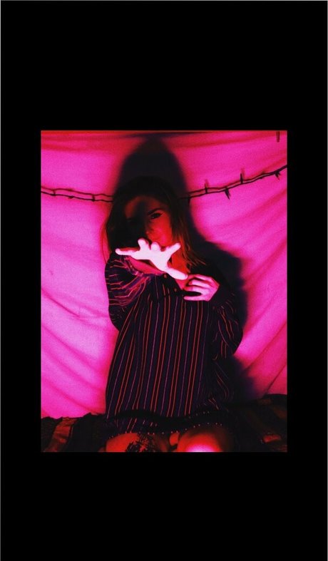 アラブの太ったオンリーファンズ アートポルノ 写真