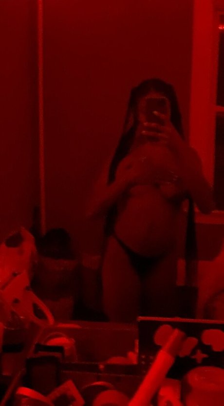 曲線美のランジェリーオンリーファンズ 無料xxx 画像