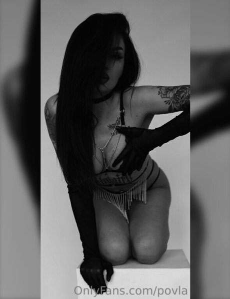 povla トップポルノスター 写真