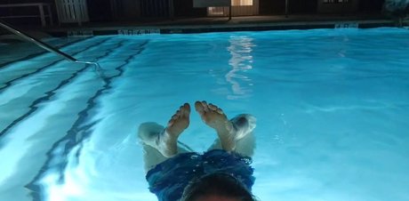 小さなおっぱいオンリーファンズ ポルノ ギャラリー