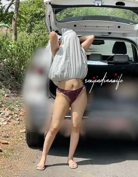 Sexyindianwife ホット女優 写真