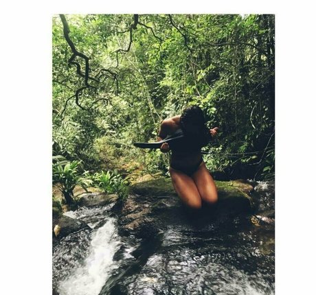 verenislonso ヌードスター 画像