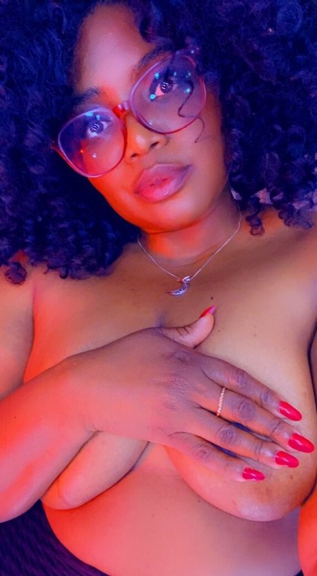 ohlivvynoir xxxモデル 画像