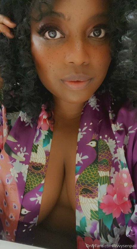 ohlivvynoir 裸のポルノスター 写真