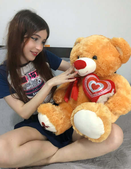 金髪の顔射オンリーファンズ 無料 画像