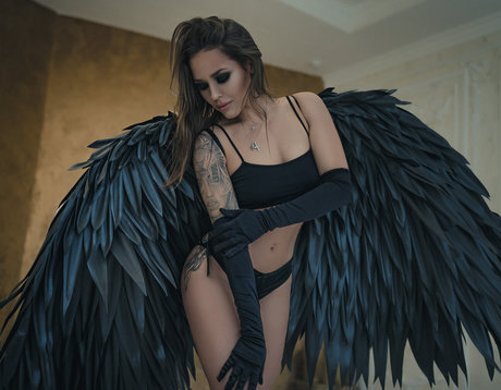 カーリーエボニーオンリーファンズ 美しいヌード 写真