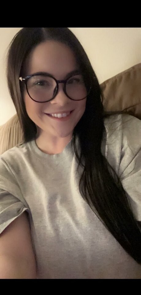 裸の女の子オンリーファンズ 限定 ギャラリー