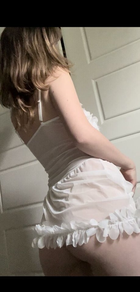 Kelsey Grzybowski セクシーモデル 写真