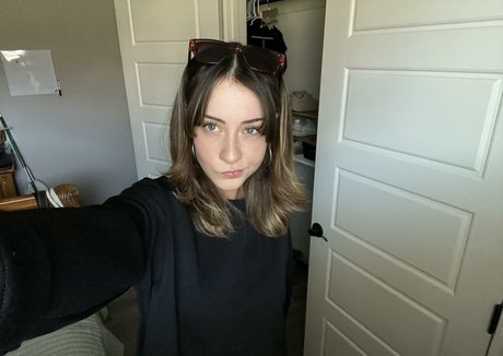 Kelsey Grzybowski ヌードモデル アーカイブ