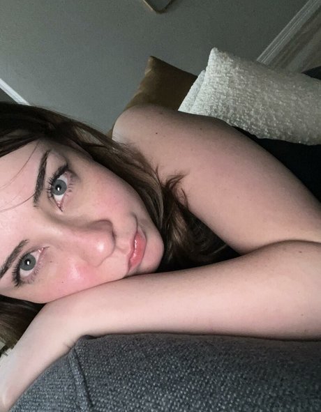 スペードのクイーン オンリーファンズ エロチック 写真