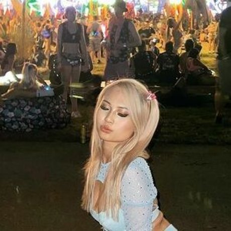 Gina Nguyen かわいいスター 写真