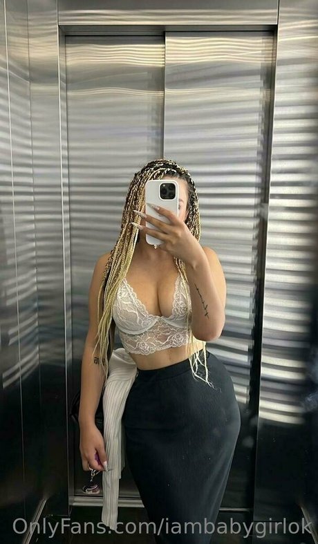 iambabygirlok ポルノスター アダルト 写真