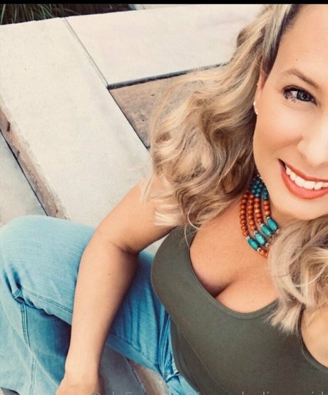 クソ野郎オンリーファンズ ヌード 写真