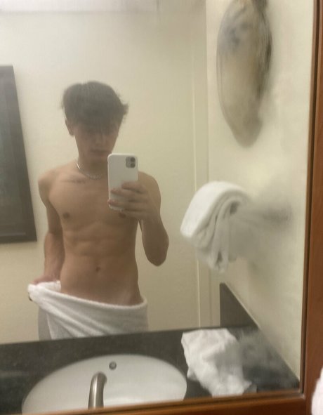 フェイシャルオンリーファンズ ホット ギャラリー