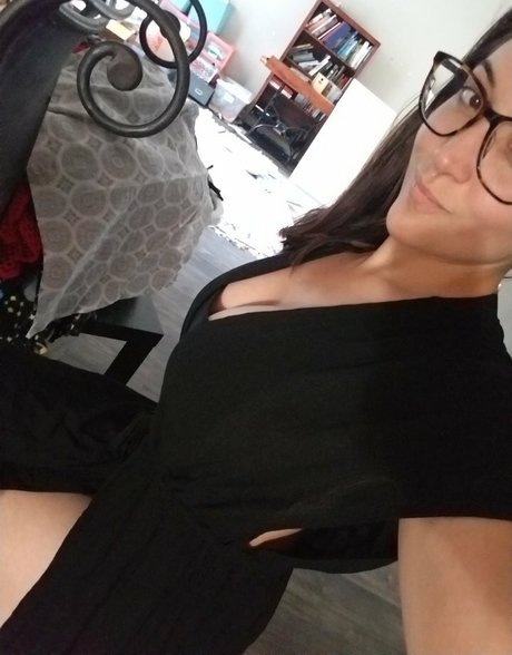 巨乳タトゥーオンリーファンズ 可愛い 写真