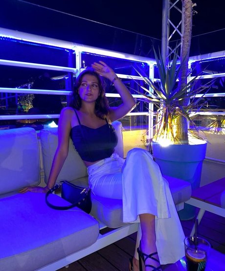 Nina Joy アートモデル 写真