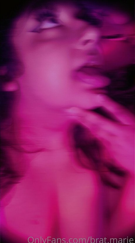 brat marie スター 裸 画像