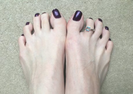 スペードのクイーン オンリーファンズ ヌード 画像