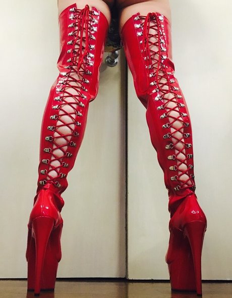 Empress Poison アダルトモデル 画像