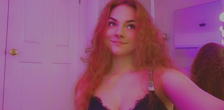 大学のアジア人オンリーファンズ アダルト無料 画像