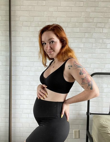 lilyevansfree ポルノ女優 写真