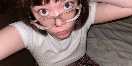 Lilac Lullaby 美しいモデル 写真