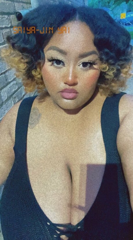 Anyai The Saiyan セックススター 写真