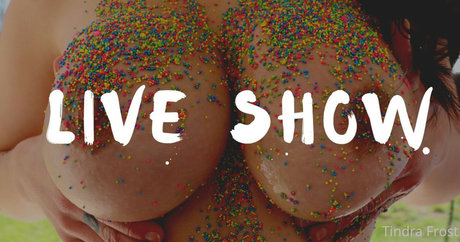 tindrafrost スター ヌード 写真