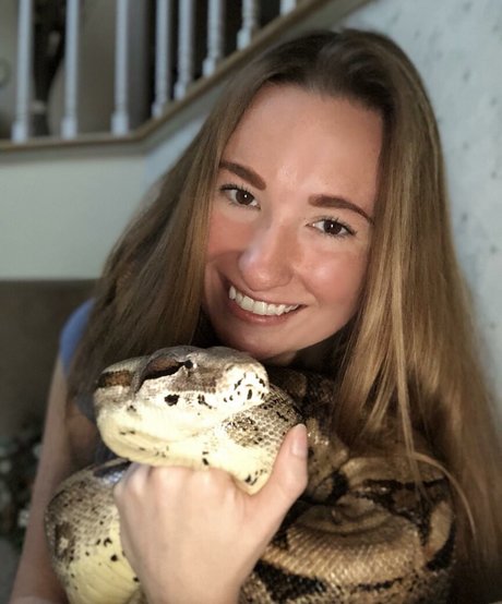 金髪中出しオンリーファンズ ポルノ 写真