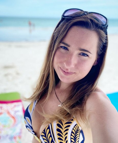 フラットオンリーファン ポルノ 画像