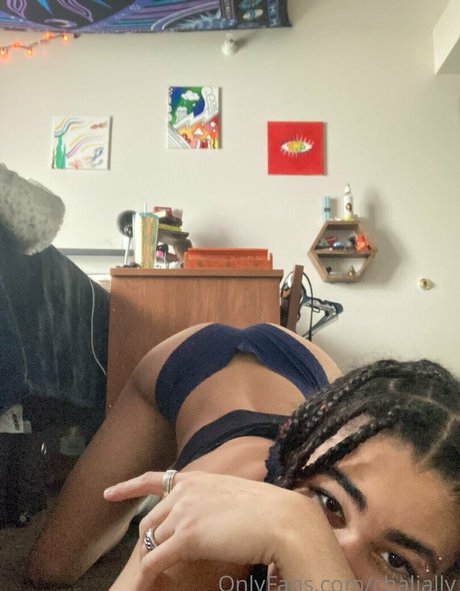 chalially ホットなスター 画像