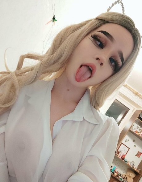 黒髪の熟女オンリーファンズ ホットセクシー 写真